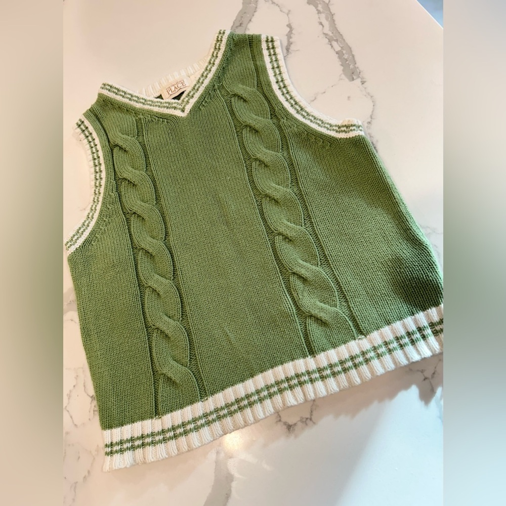 GREEN SWEATER VEST